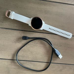 Garmin Vivoactive 4s - white & rose gold. Barely used!